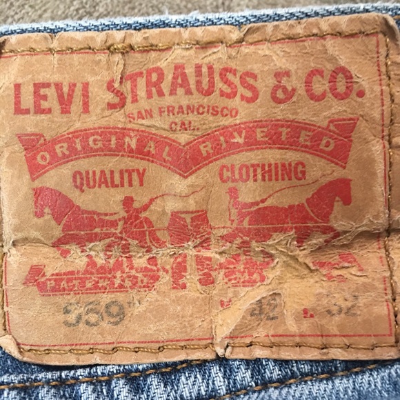 42x32 559 Levi’s - Picture 2 of 5